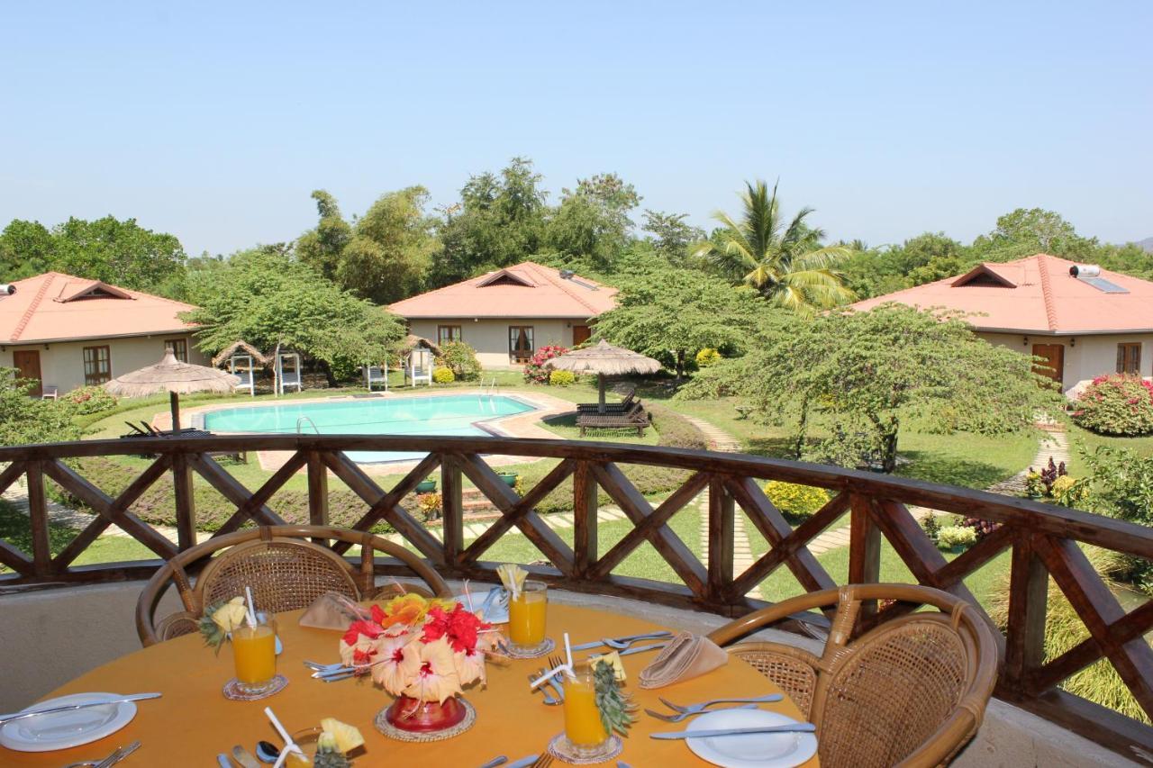 Hibiscus Garden Hotel Тиссамахарама Экстерьер фото